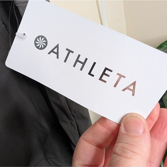 Athleta Trekkie North Shorts – Size 20 – NWT - Picture 2 of 9